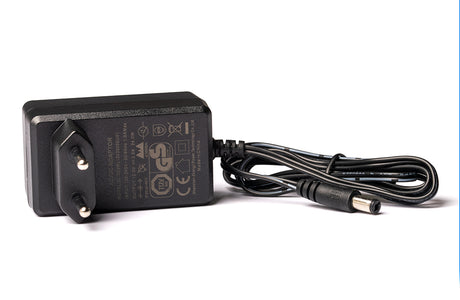 Efest Netzteil 12 Volt / 2 Ampere / 24 Watt mit DC Stecker 5,5 mm x 2,1 mm