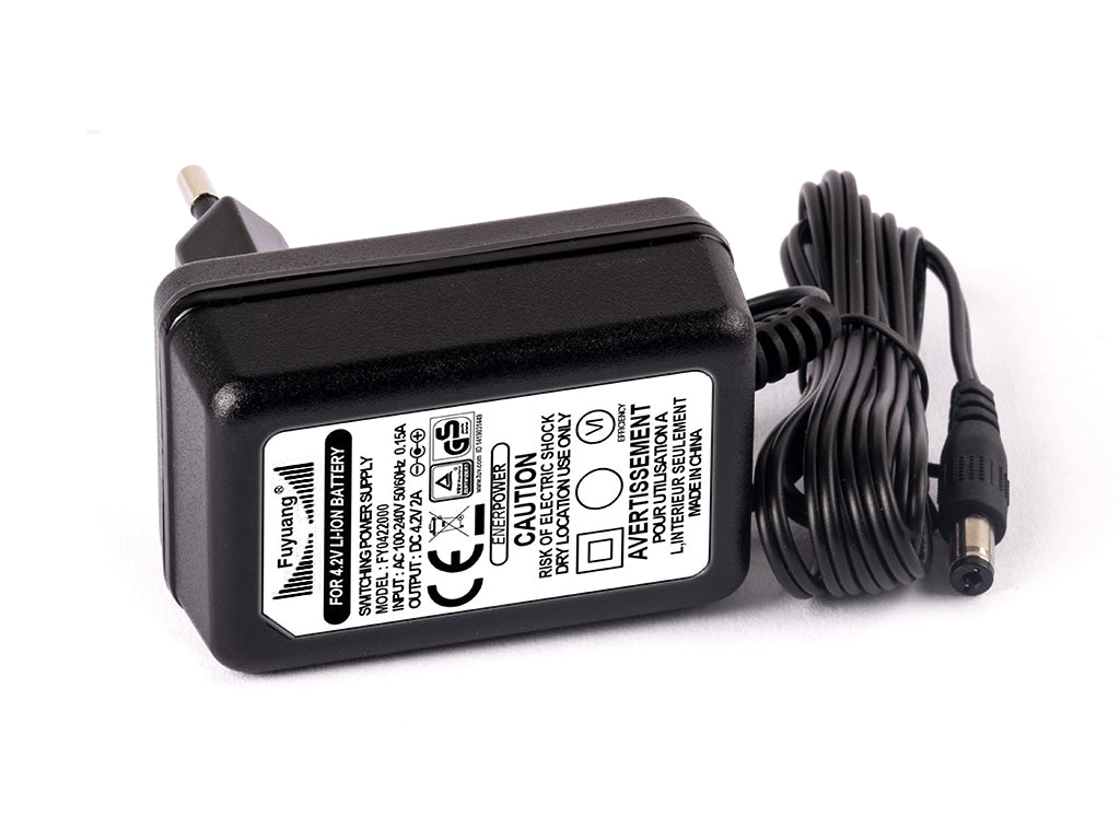 Fuyuang 1S 3,6V - 3,7V (4,2V) Li-Ion-Ladegerät 2A + DC Stecker