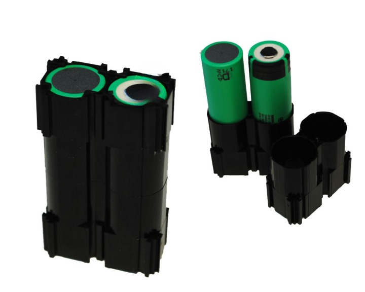 Abstandshalter Set für zwei 18650 Zellen