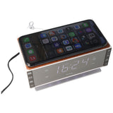 Technoline WT487 - moderner Radiowecker, kompatibel mit Qi-fähigen, mobilen Endgeräte (kabelloses Laden über induktive Ladefläche)