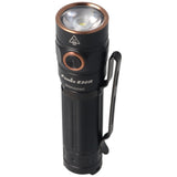 Fenix E30R LED Taschenlampe mit bis zu 1600Lumen, inklusive 3500mAh Akku und Magnetladekabel