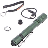 AceBeam TAC 2AA LED-Taschenlampe mit max. 1.400 Lumen und is zu 304 Meter, grün, mit Akku
