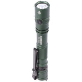 AceBeam TAC 2AA LED-Taschenlampe mit max. 1.400 Lumen und is zu 304 Meter, grün, mit Akku