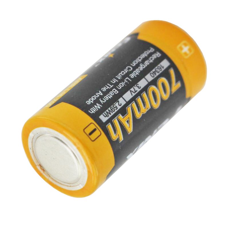 AccuCell 8fach Schnell-Ladegerät und 8 Stück CR123 A Li-Ion Akku mit 3,7 Volt, 760mAh