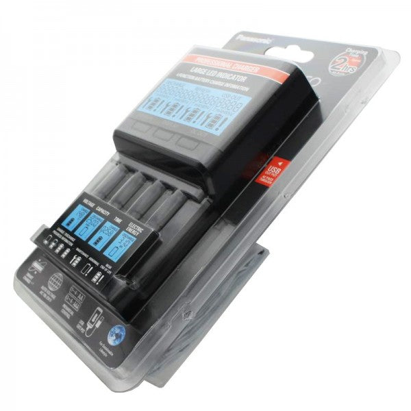 Panasonic eneloop Ladegerät BQ-CC65 inkl. LCD-Display, 4 eneloop Pro AA Mignon, AccuCell Box Blue