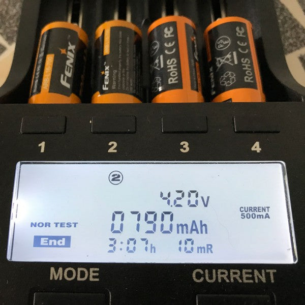 Fenix CR123 A Li-ion Batterie wiederaufladbar 3,6-3,7 Volt min.700mAh, typisch 760mAh, max. 820mAh, 35x16mm mit AkkuShop Transportbox