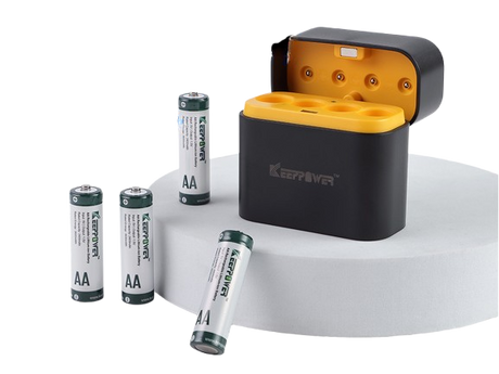 Keeppower I4 Ladegerät mit 4× 1,5V AA Li-Ion-Akkus – USB-C Eingang