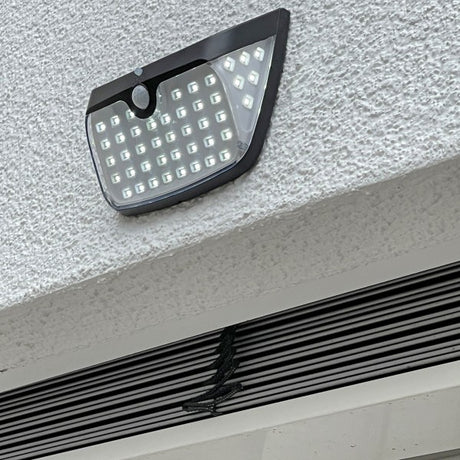 AccuCell Wandlicht LED Solar Sicherheitslicht inkl. 18650 Li-ion Akku mit Solarpanel