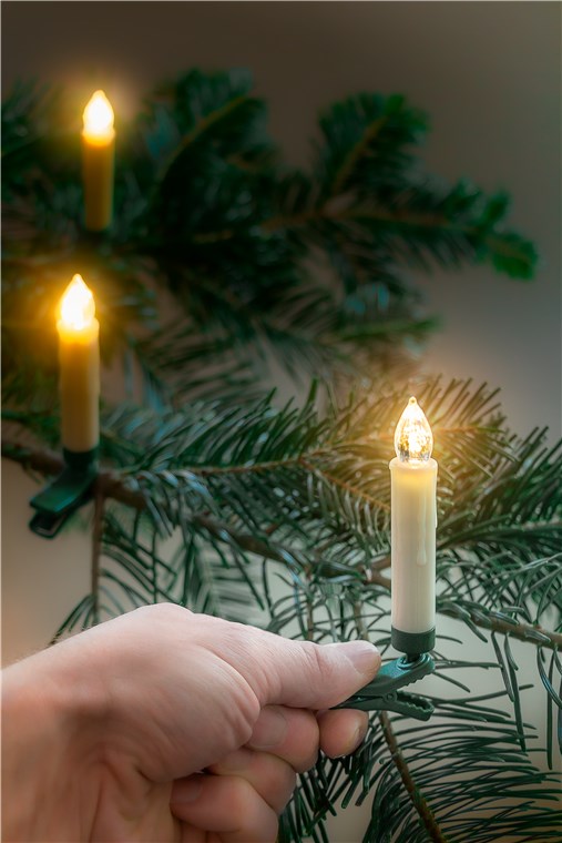 Goobay 10 kabellose LED-Weihnachtsbaumkerzen - mit Klemmen und IR-Fernbedienung für Timer, Leuchtmodi & Dimmer